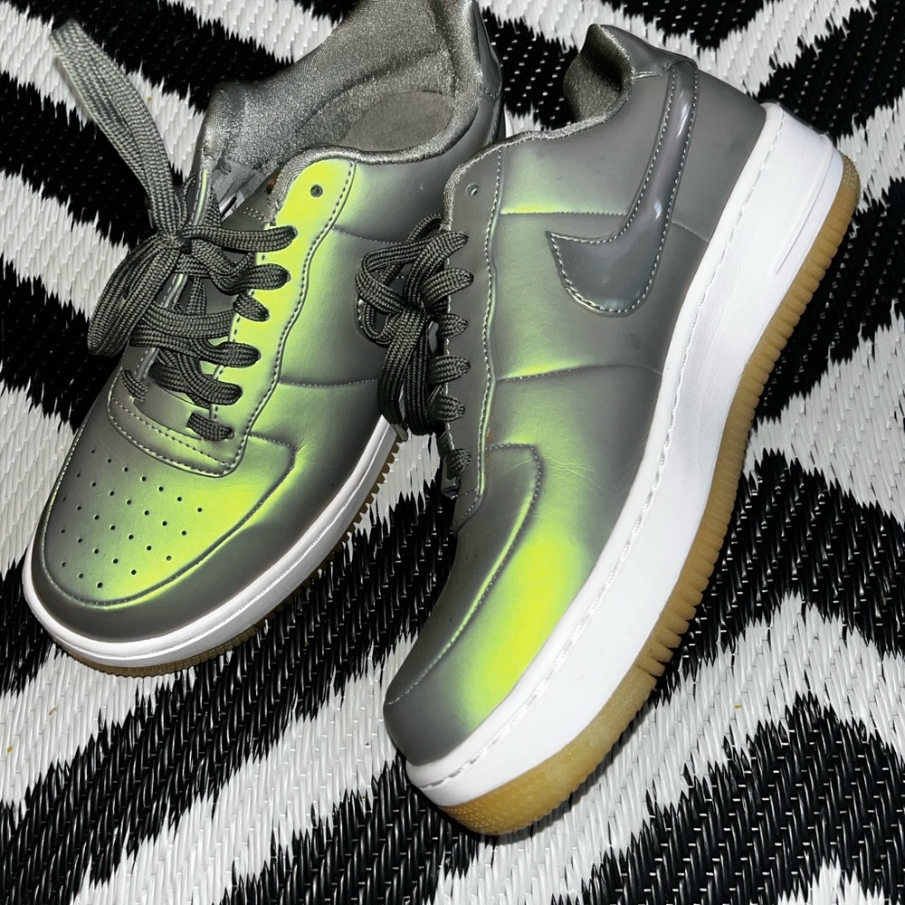 *Used* In Amazing Condition. Size 10 can fit a man or woman